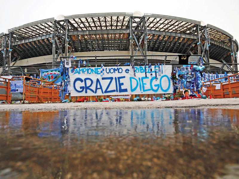 ملعب نابولي