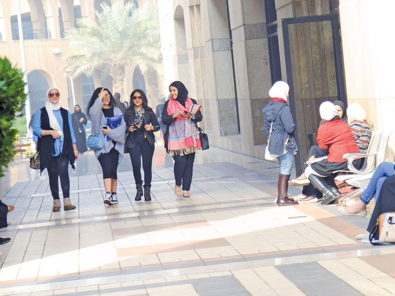 صورة أرشيفية لانطلاق العام الدراسي في النظام التقليدي 