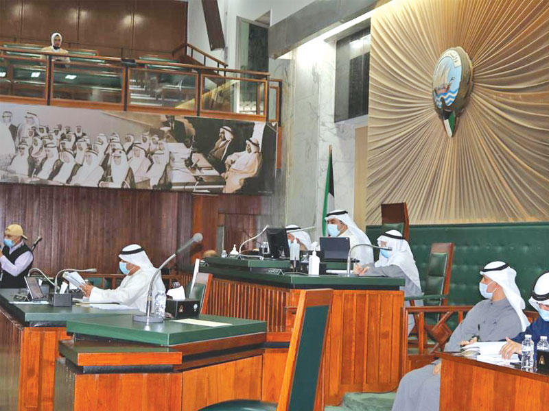 جانب من جلسة «البلدي» أمس