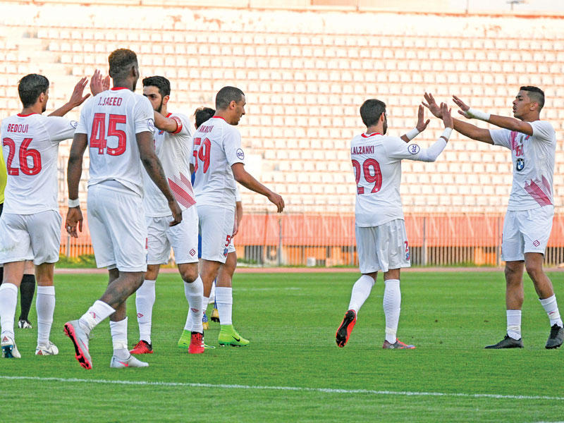 فرحة لاعبي الكويت بعد إحراز أحد الأهداف