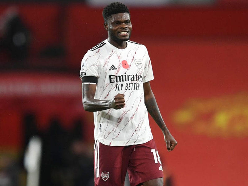 توماس بارتي لاعب وسط أرسنال