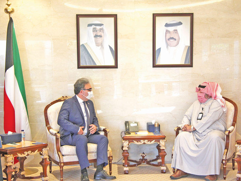  رئيس جهاز الأمن الوطني الشيخ ثامر العلي  أثناء استقباله  سفير أذربيجان لدى الكويت إيلخان قهرمان