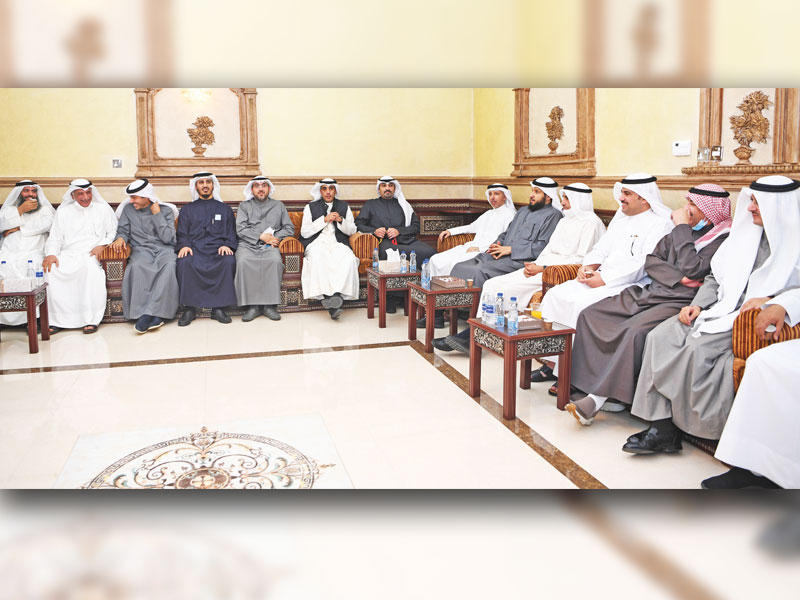 جانب من اجتماع النواب عند الداهوم أول أمس