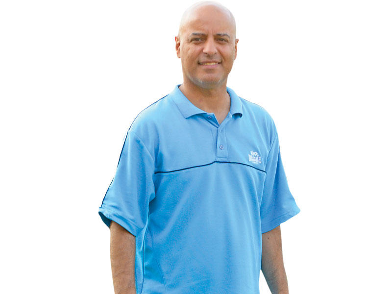 مدرب الفريق الأول لكرة القدم ماهر الشمري