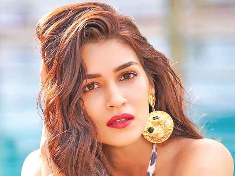 الممثلة الهندية كريتي سانون 