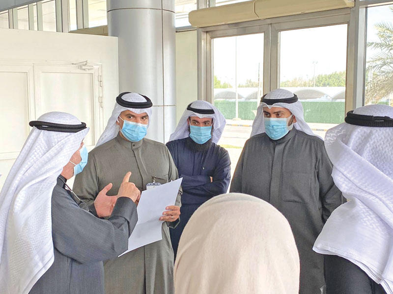 وزير الصحة د. باسل الصباح متفقداً «أرض المعارض»