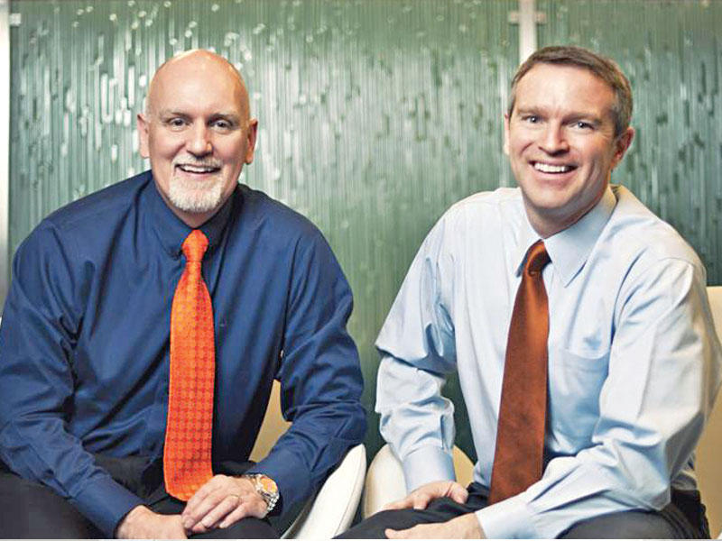 أدريان جوستيك وشيستر إلتون 