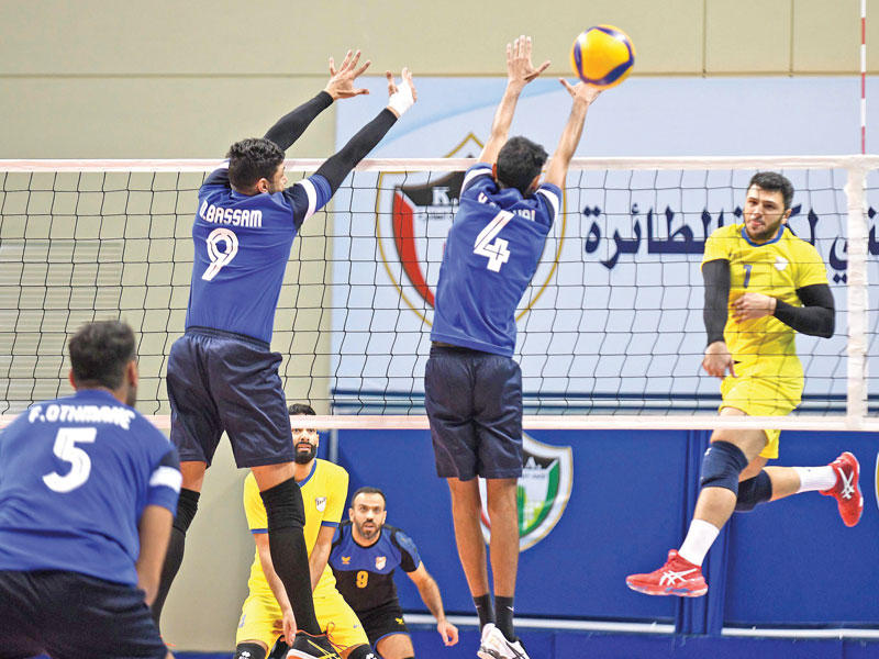 جانب من مباراة التضامن والساحل 