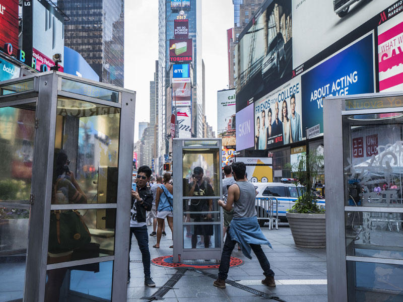 أكشاك الهواتف