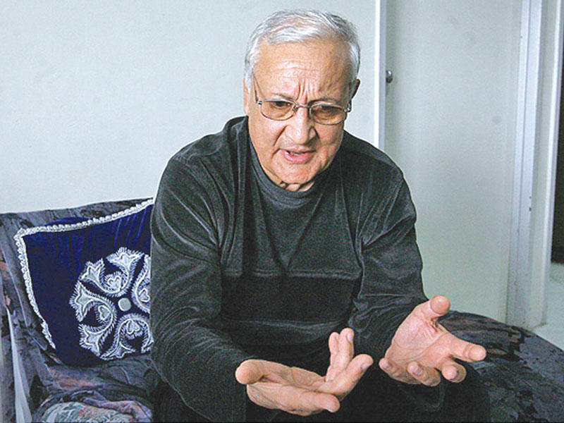 الكاتب والناشط الإعلامي الأفغاني رهناوارد زرياب