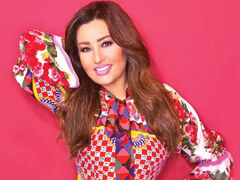 المطربة التونسية لطيفة 