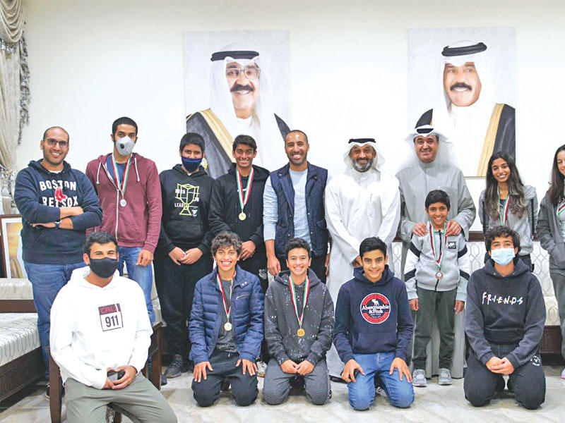  خالد الفودري وعلي الشمالي وصالح الدويسان مع الفائزين