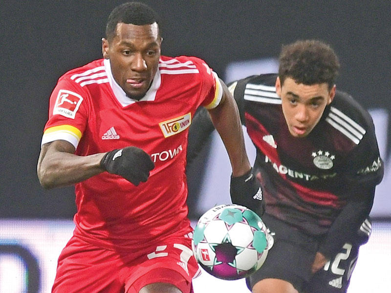 موسيالا نجم بايرن وبيكر لاعب يونيون