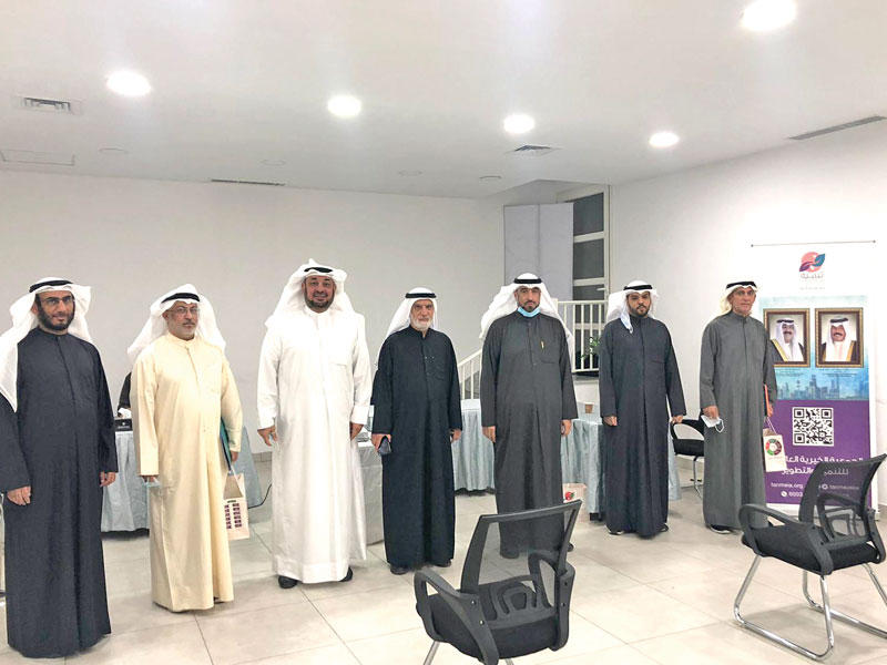 الحسيني والعجمي مع ممثلي «الشؤون» قبل الاجتماع 