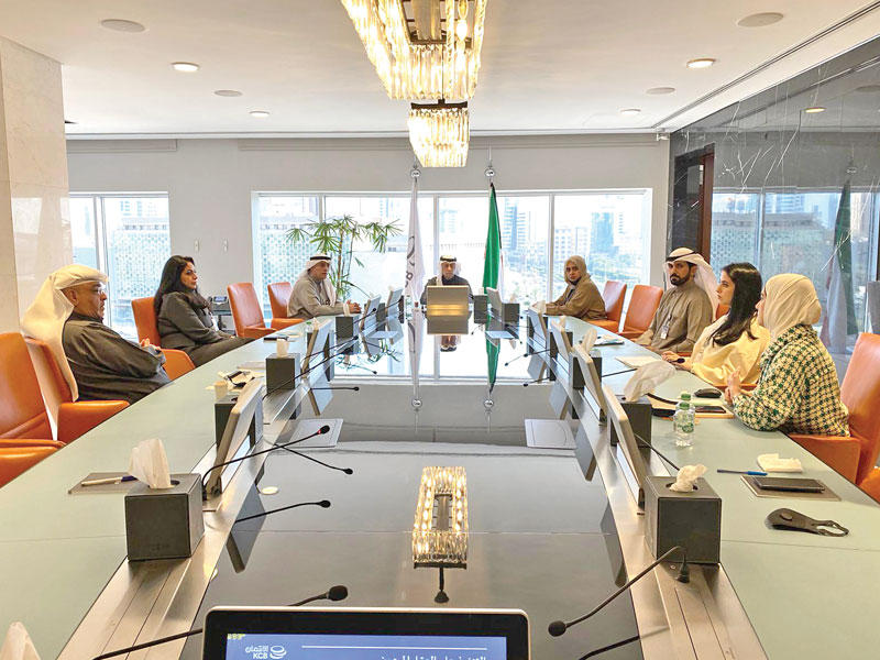 معرفي خلال لقائه بقياديي «الائتمان»