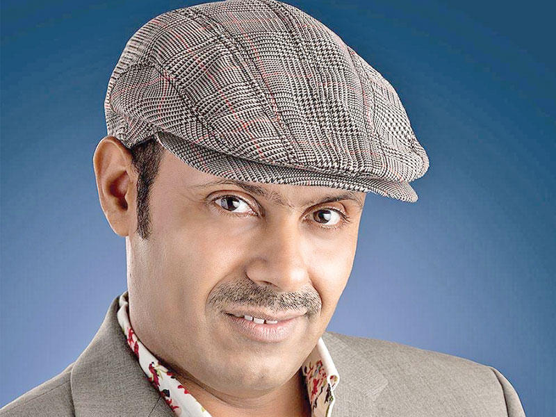 القاص والروائي البحريني أحمد المؤذن 