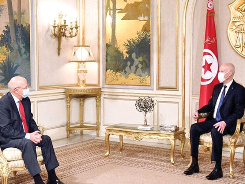 الرئيس التونسي قيس سعيد يشدد على استرجاع الأموال «المنهوبة»