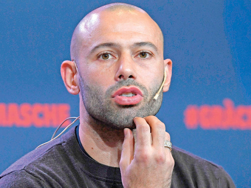 نجم برشلونة الإسباني ومنتخب الأرجنتين سابقا خافيير ماسكيرانو