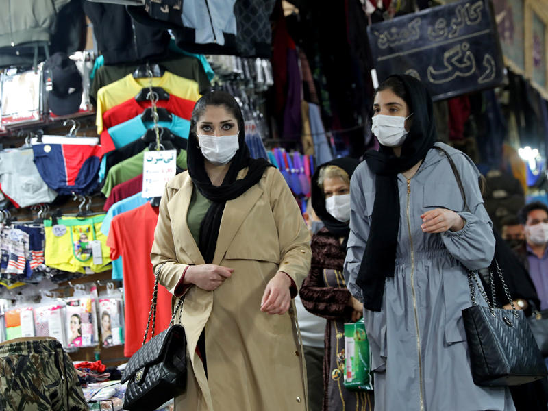 إيرانيتان في بازار طهران الكبير 