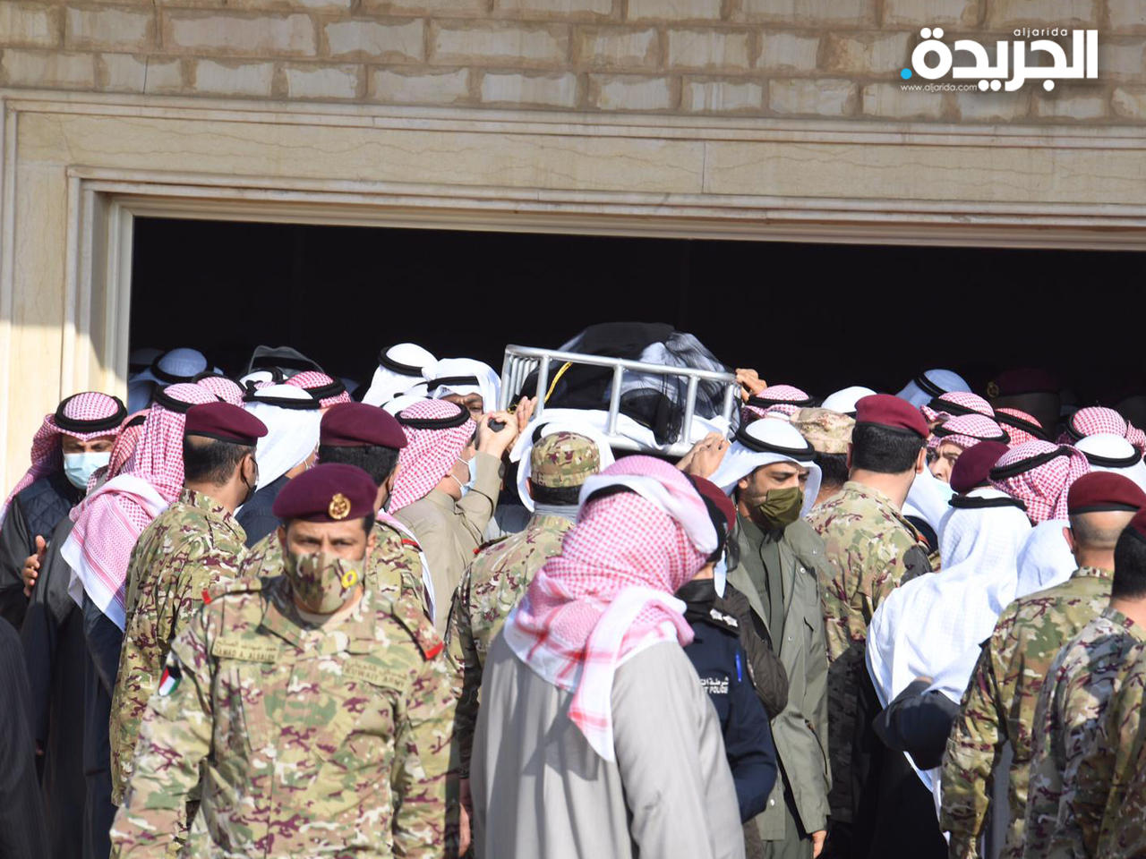 جانب من تشييع جنازة المغفور له الشيخ ناصر صباح الأحمد