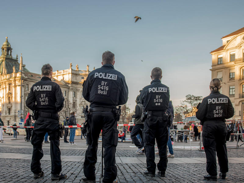 عناصر من الشرطة الإلمانية (أرشيفية)