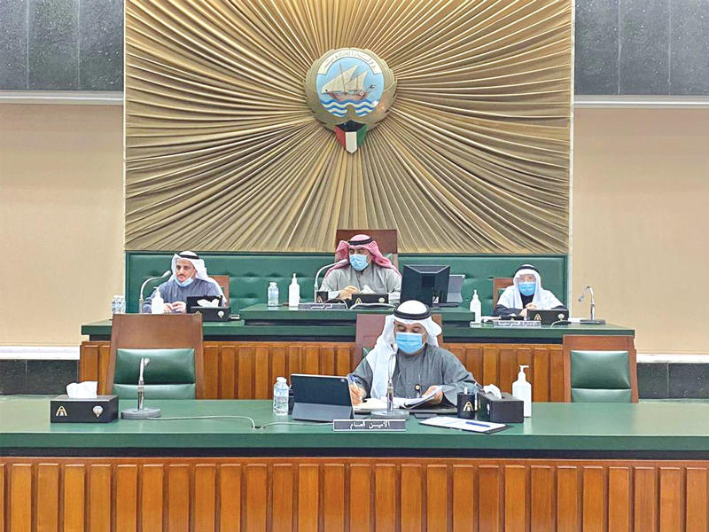 جانب من جلسة البلدي 