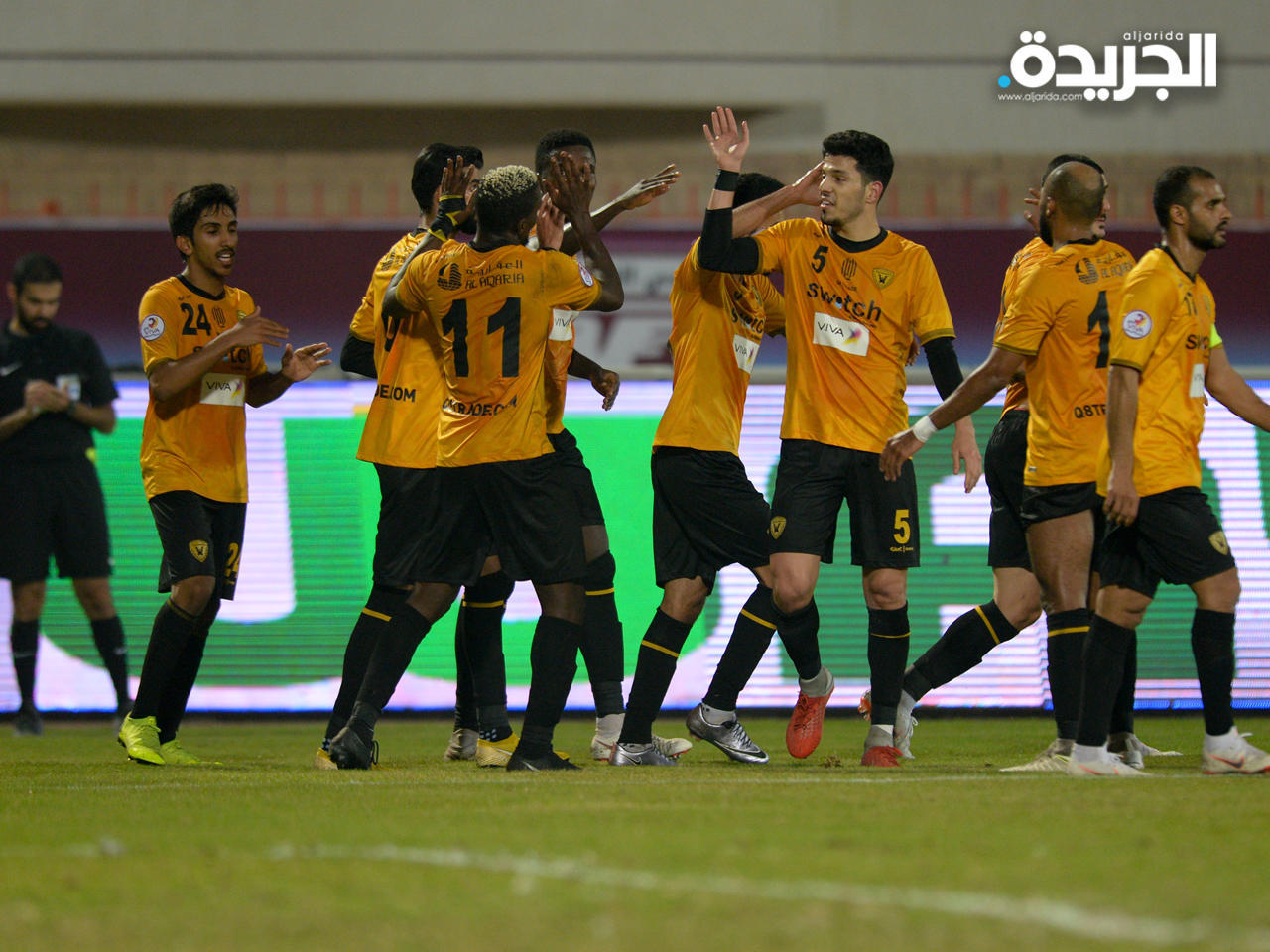 القادسية يتصدر الدوري بثلاثية في مرمى كاظمة