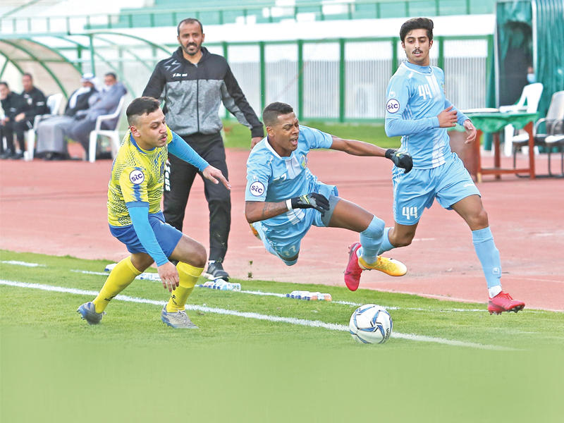 جانب من مواجهة السالمية مع الساحل أمس
