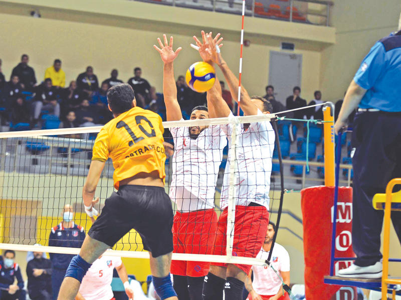 ضربة قدساوية وحائط صد كويتاوي خلال مواجهة الفريقين 