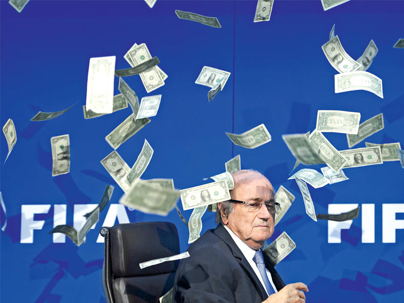 رئيس الاتحاد الدولي لكرة القدم (الفيفا) السابق السويسري جوزف بلاتر