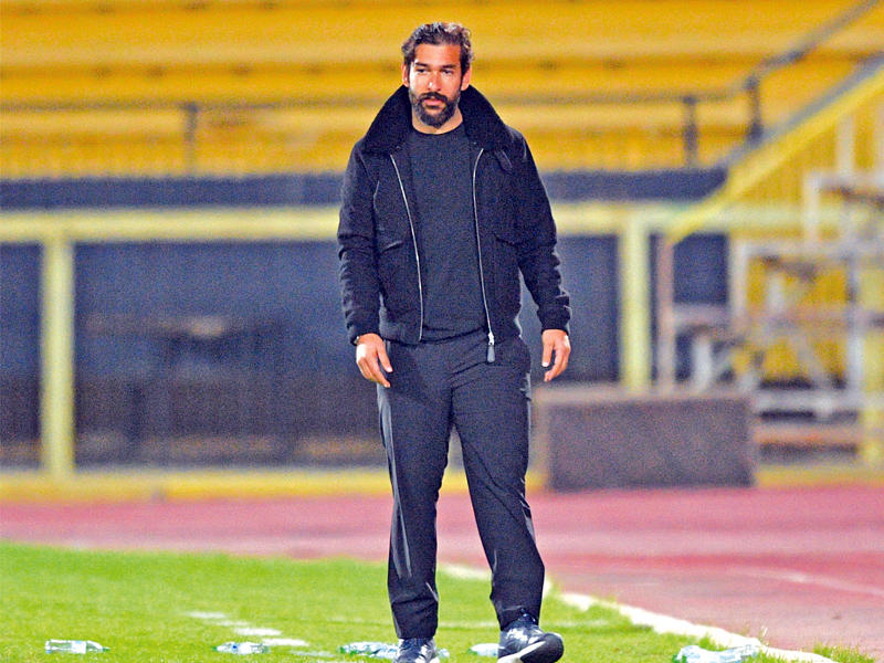 مدرب فريق السالمية لكرة القدم محمد المشعان 