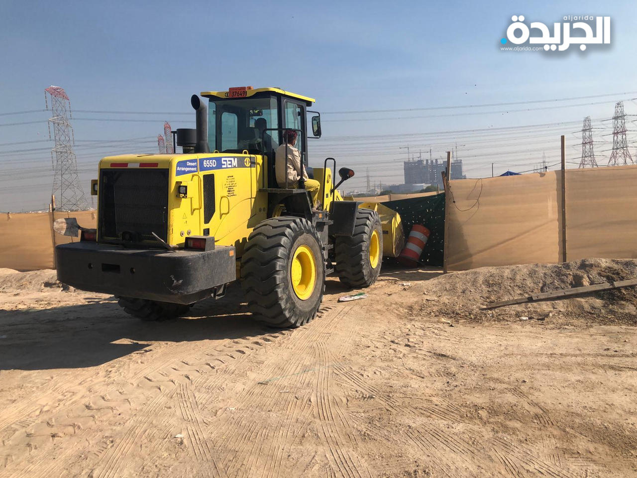  جرافات البلدية تزيل المخيمات المخالفة 