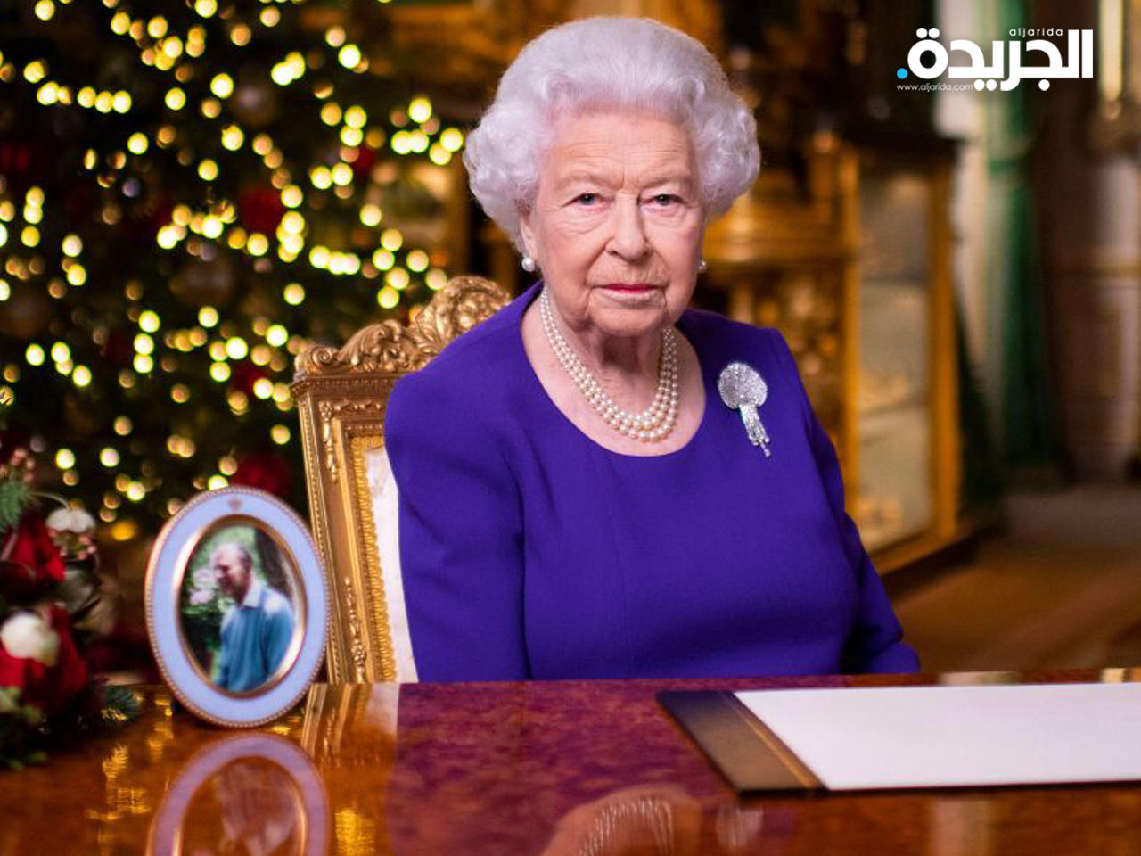 الملكة إليزابيث ملكة بريطانيا
