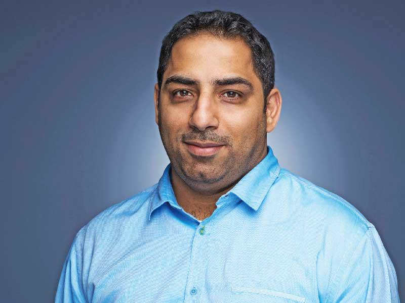 الروائي عبدالوهاب الحمادي