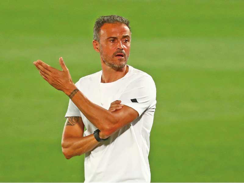 لويس إنريكي مدرب منتخب إسبانيا لكرة القدم