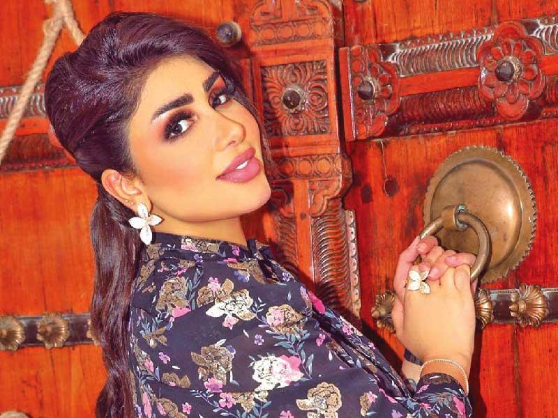 الفنانة هنادي الكندري