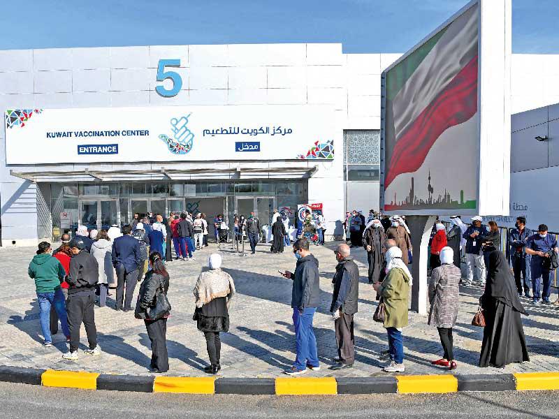 جانب من انطلاق حملة التطعيم فعلياً أمس (تصوير عوض التعمري)