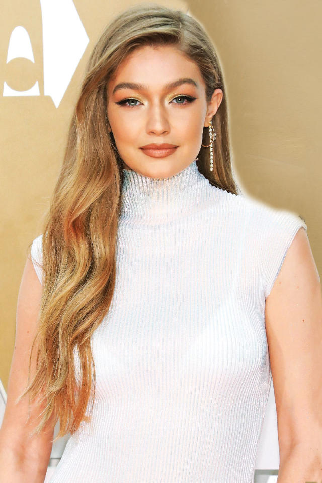 عارضة الأزياء العالمية جيجي حديد