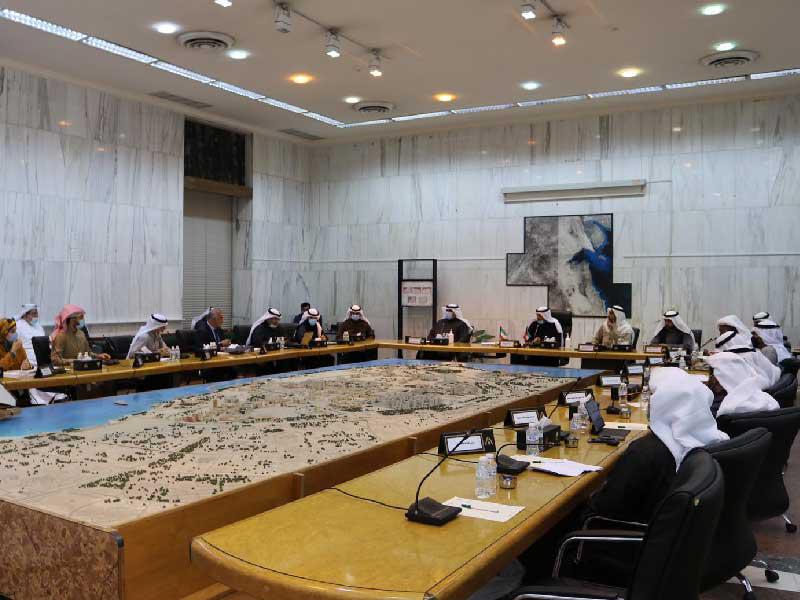 جانب من اجتماع قانونية البلدي 