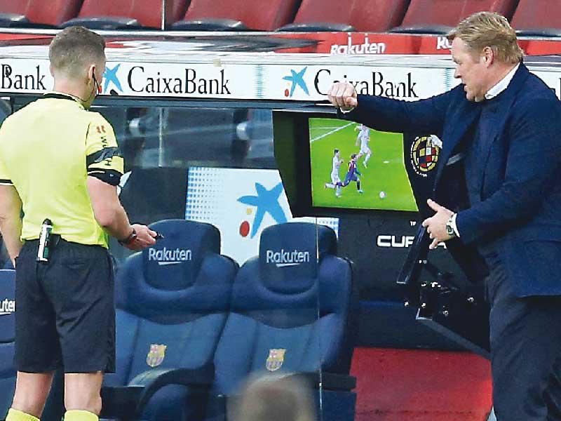 رونالد كومان مدرب برشلونة 