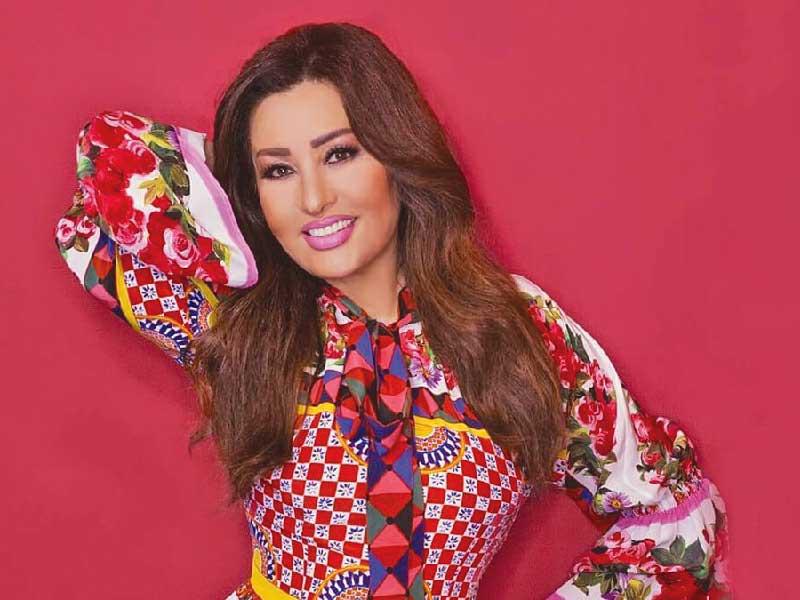 المطربة لطيفة 