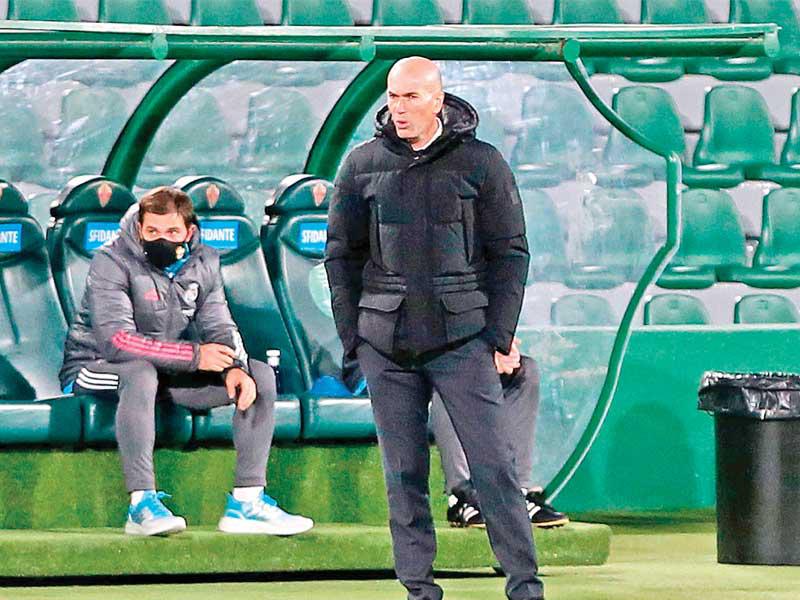 مدرب ريال مدريد زين الدين زيدان