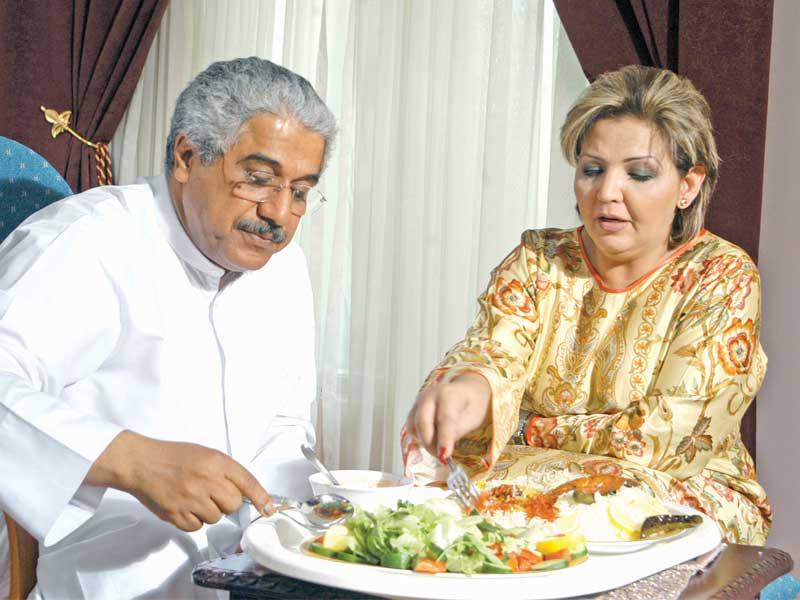 سليمان الياسين وطيف في أحد الأعمال