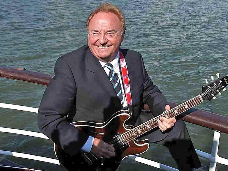 المغني البريطاني جيري مارسدن 