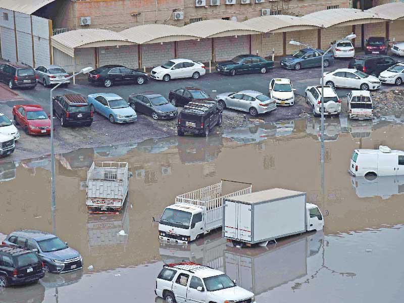 جانب من غرق المناطق خلال موجة الأمطار الأخيرة 