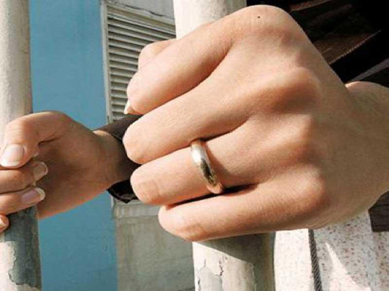 القبض على هندية  قتلت زوجها بطريقة مروعة