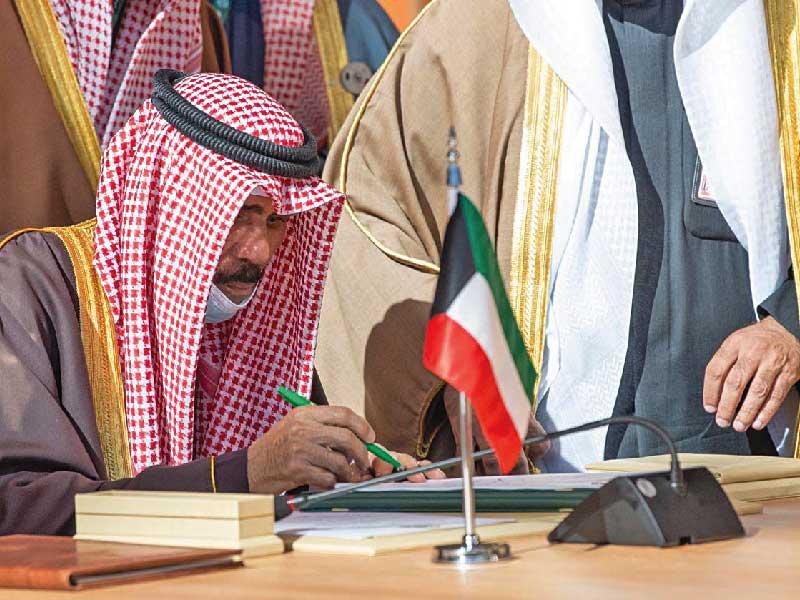 الأمير يوقع اتفاق القمة أمس