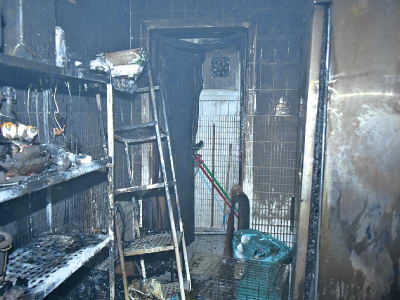 أثار الحريق بالمنزل 