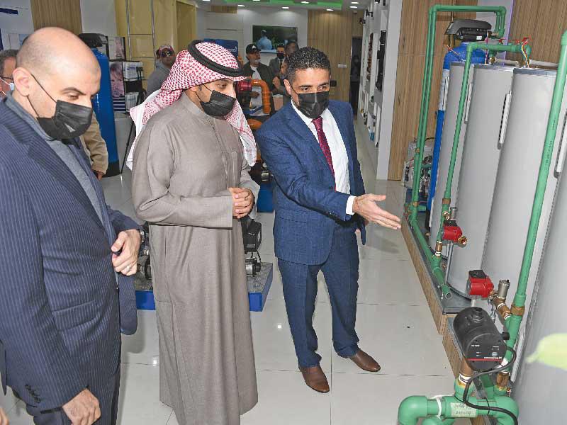 خلال افتتاح المعرض