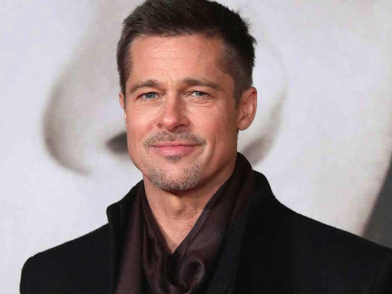 الممثل ​براد بيت